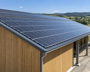 Bâtiment agricole solaire - Génovia Infrastructures en Occitanie